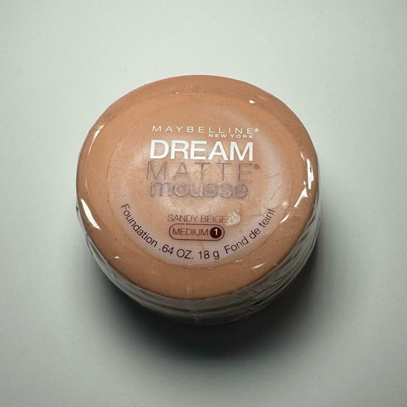 Maybelline Dream Matte Mousse Foundation Medium 1 Sandy Beige - Picture 1 of 2